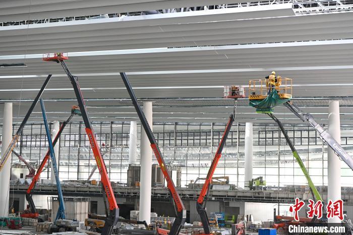 广州白云站室内外装饰装修有序施工 “木棉花开”造米乐 M6米乐型显现(图4)