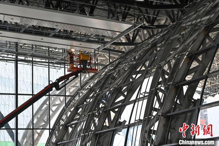 广州白云站室内外装饰装修有序施工 “木棉花开”造米乐 M6米乐型显现(图3)