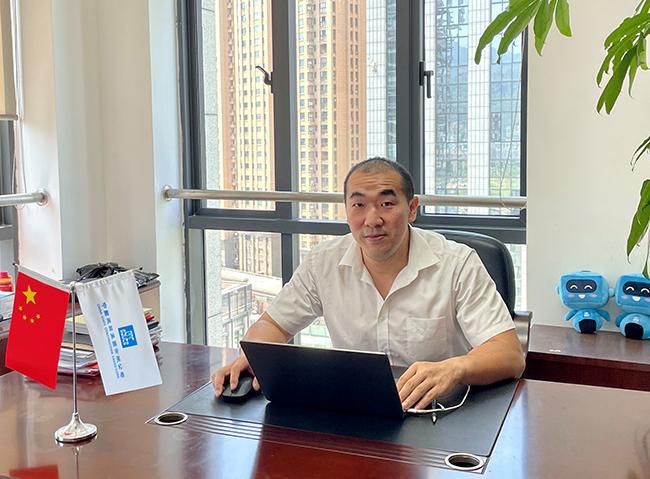 “再忙也要先救人！” 这位会计师米乐 M6米乐坚持献血18年救助118位病人(图1)