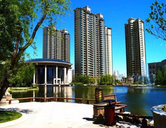 弟弟许家印是首富他专门承接恒大工程如今公司被起诉60米乐M6 米乐0多次(图4)