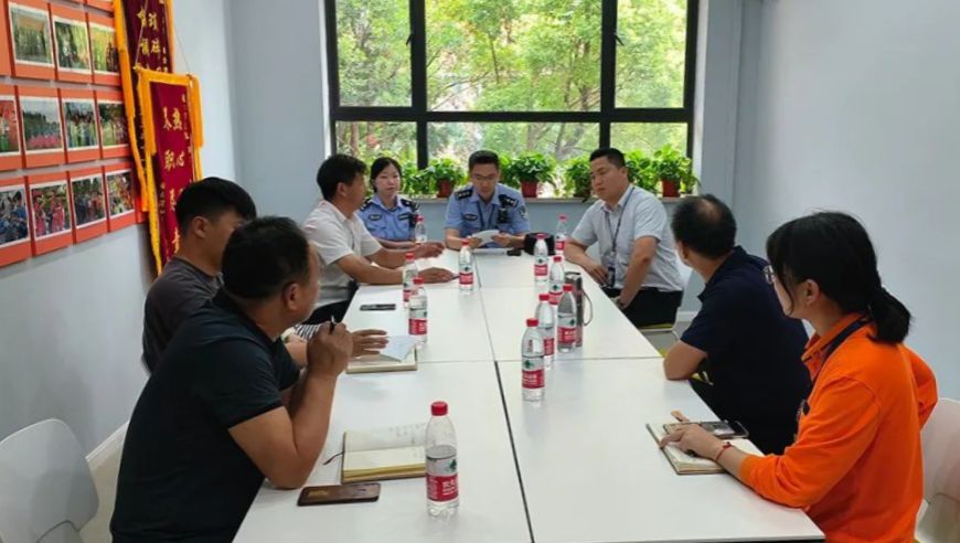 米乐 M6米乐营造舒适安静生活环境!宝山这个小区“三所联动”解决装修噪音扰民(图4) 米乐 M6米乐营造舒适安静生活环境!宝山这个小区“三所联动”解决装修噪音扰民(图4)