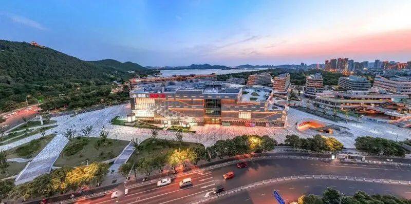 年内浦东最大新开商业月底入市;京东MALL江米乐 M6米乐苏首店落苏州;北京中关村当代商城年底闭店改造(图6) 年内浦东最大新开商业月底入市;京东MALL江米乐 M6米乐苏首店落苏州;北京中关村当代商城年底闭店改造(图6)