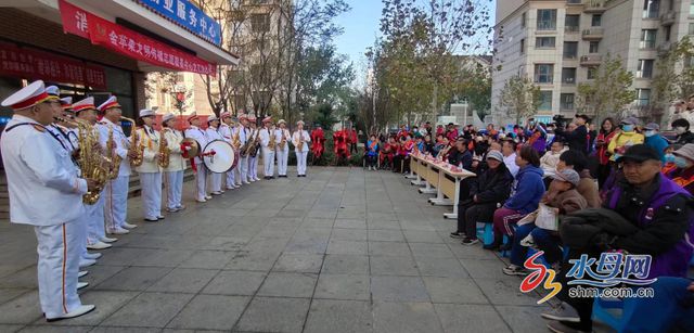 文明传播志愿大队再添新成米乐 M6米乐员(图1) 文明传播志愿大队再添新成米乐 M6米乐员(图1)