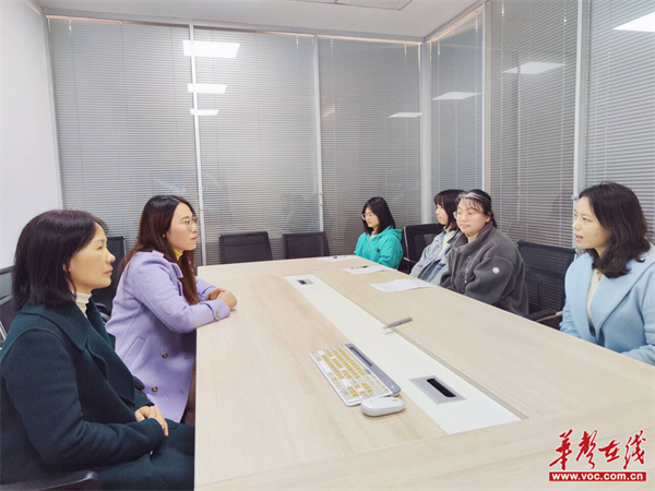 湖南工程职院工程设计学院：走访企业强合作 看望慰问助成长(图2)