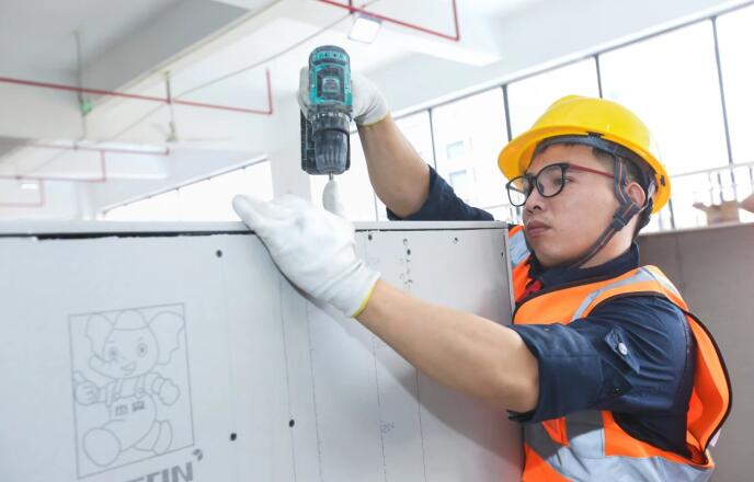 技能大比武 中建二局装饰公司代表队参加2023年广东省住房城乡建设行业抹灰与隔墙系统技能竞赛(图2) 技能大比武 中建二局装饰公司代表队参加2023年广东省住房城乡建设行业抹灰与隔墙系统技能竞赛(图2)