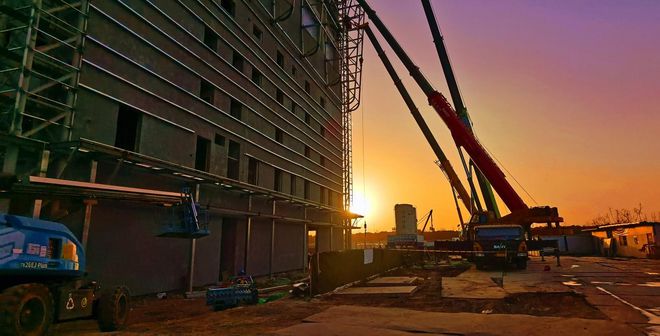 打卡“北跨”第一站丨西安际华园冰雪运动中心展现发展速度与活力(图2) 打卡“北跨”第一站丨西安际华园冰雪运动中心展现发展速度与活力(图2)