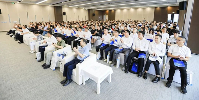 高标准提质 低成本创优——江苏省装饰装修工程创优交流观摩暨中国建筑工程装饰奖复查迎检工作会议在南京召开(图3) 高标准提质 低成本创优——江苏省装饰装修工程创优交流观摩暨中国建筑工程装饰奖复查迎检工作会议在南京召开(图3)