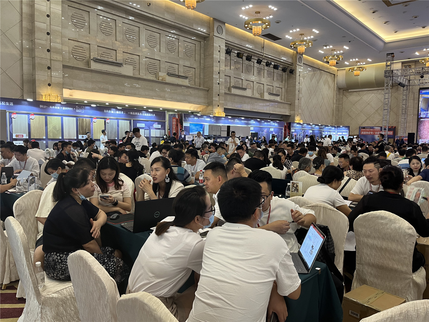 重庆兄弟装饰官网(图8) 重庆兄弟装饰官网(图8)