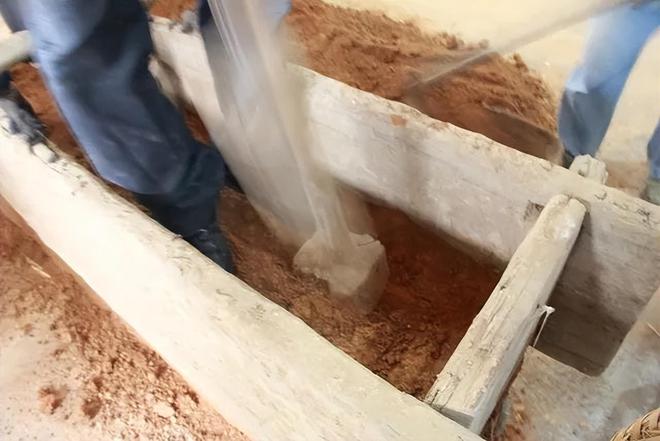 夯土墙:低碳与可持续建筑装饰的新趋势(图5) 夯土墙:低碳与可持续建筑装饰的新趋势(图5)