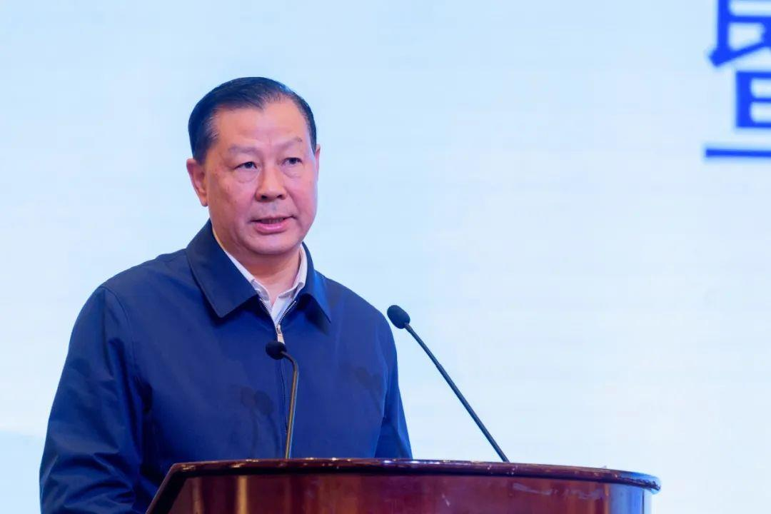 简报2023(20)中国建筑装饰行业高质量发展论坛暨中装协九届三次理事会九届四次常务理事会在武汉成功召开(图4) 简报2023(20)中国建筑装饰行业高质量发展论坛暨中装协九届三次理事会九届四次常务理事会在武汉成功召开(图4)