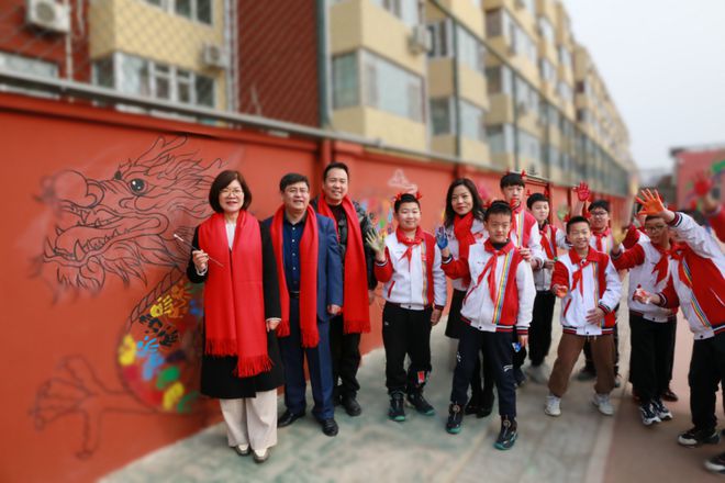 新校牌、新场馆、“新朋友”!新学期多所学校“上新”(图2) 新校牌、新场馆、“新朋友”!新学期多所学校“上新”(图2)