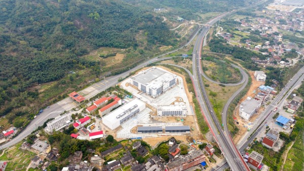 高速公路(永春东)物流园预计月底投入运营(图1) 高速公路(永春东)物流园预计月底投入运营(图1)