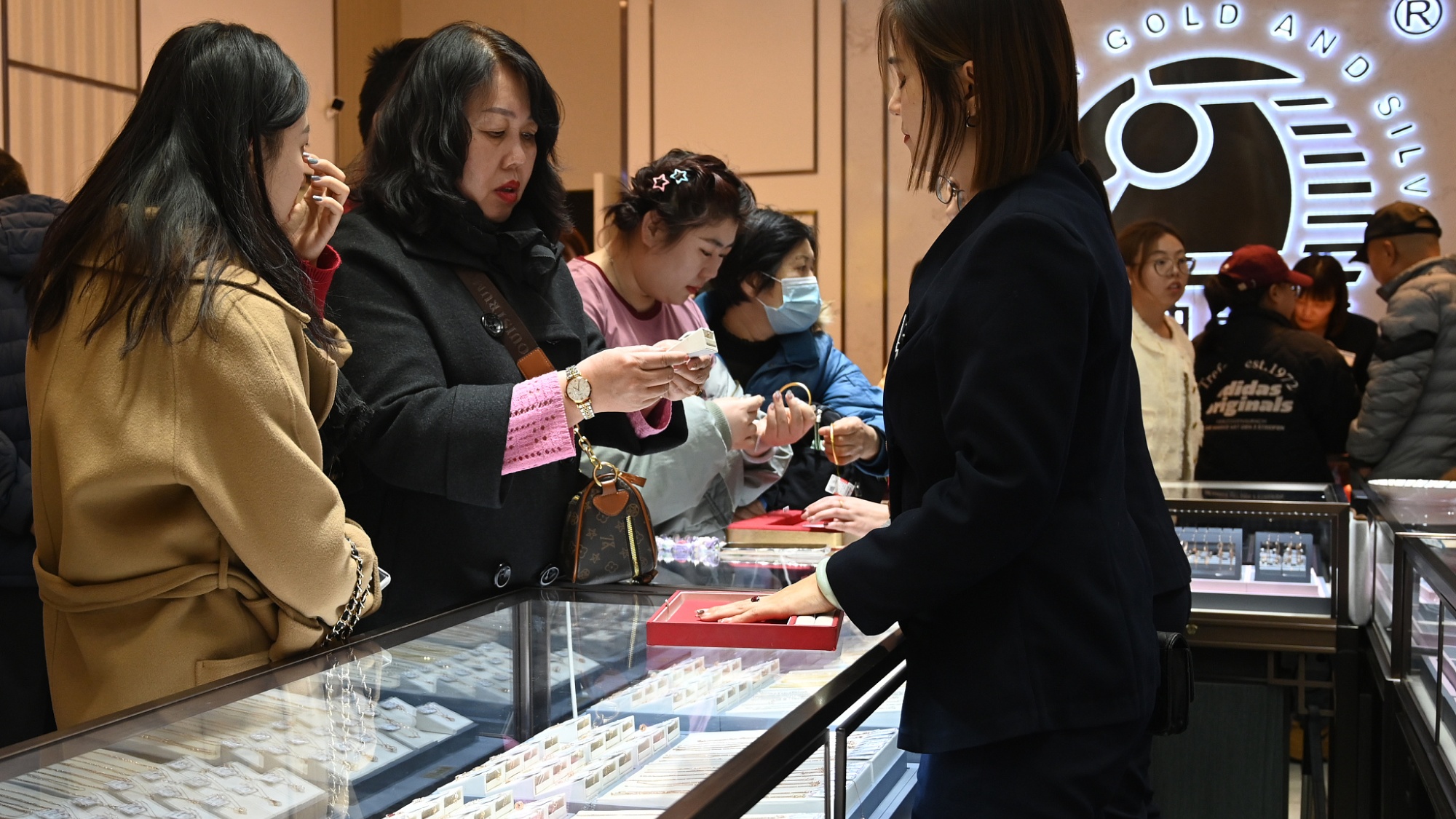 前两月国民经济稳中有升 今年开局如何看?(图2) 前两月国民经济稳中有升 今年开局如何看?(图2)