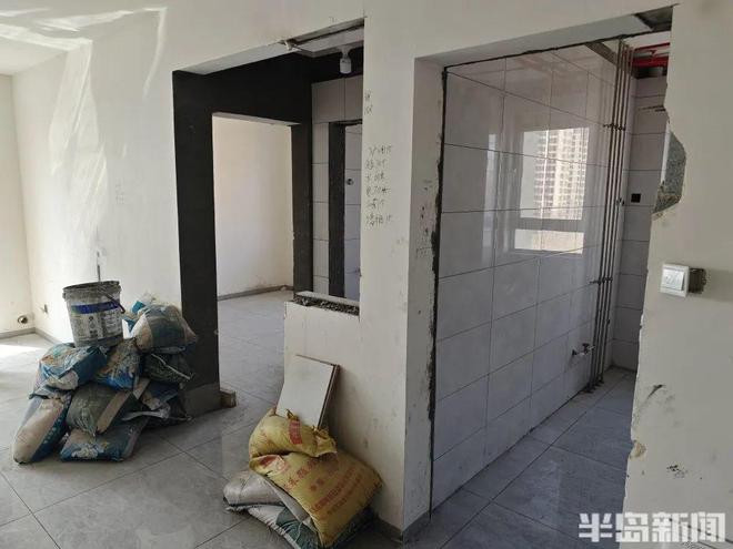 人去楼空!青岛一装饰公司突然失联有人预付超13万!牵扯人数多每户金额大!(图2) 人去楼空!青岛一装饰公司突然失联有人预付超13万!牵扯人数多每户金额大!(图2)