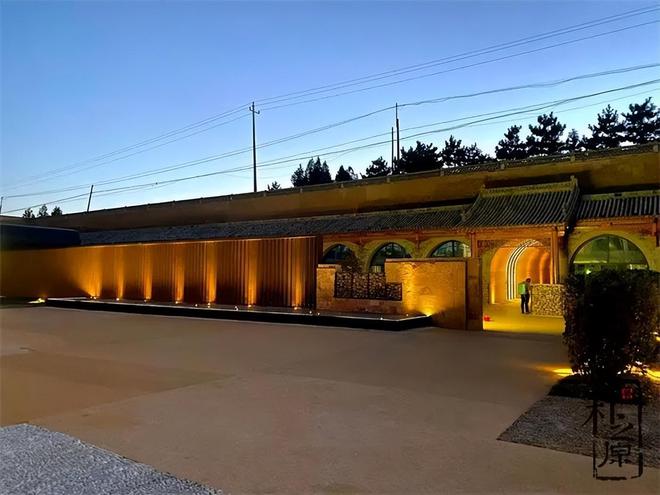 古今对话:现代夯土墙建筑装饰的和谐共生之道(图4) 古今对话:现代夯土墙建筑装饰的和谐共生之道(图4)