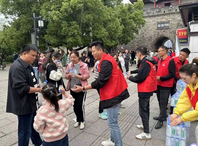 跨越发展 共绘蓝图市青企协建筑装饰委员会2024年上半年工作回顾(图7) 跨越发展 共绘蓝图市青企协建筑装饰委员会2024年上半年工作回顾(图7)