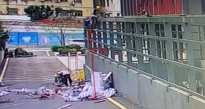 深圳天健创智云途地下停车场出口雨棚工程高坠事故查明致1死(图1) 深圳天健创智云途地下停车场出口雨棚工程高坠事故查明致1死(图1)