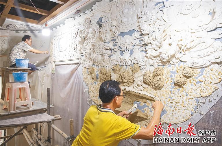 文化中国行丨文昌灰塑:刀堆手绘描出万紫千红(图1) 文化中国行丨文昌灰塑:刀堆手绘描出万紫千红(图1)