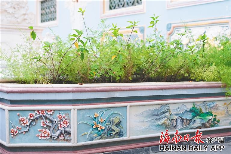 文化中国行丨文昌灰塑:刀堆手绘描出万紫千红(图3) 文化中国行丨文昌灰塑:刀堆手绘描出万紫千红(图3)